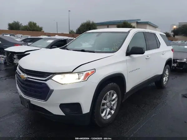 1GNEVFKWXMJ268394 2021 CHEVROLET TRAVERSE - Image 2