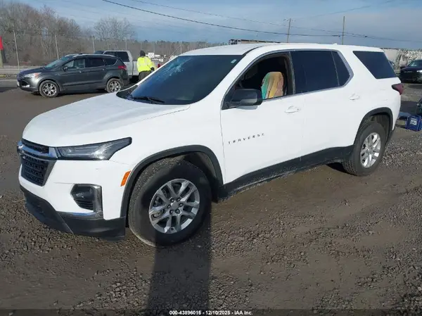 1GNEVFKWXPJ186606 2023 CHEVROLET TRAVERSE - Image 2