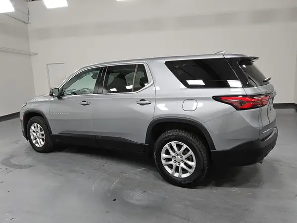 1GNEVFKWXPJ212301 2023 CHEVROLET TRAVERSE - Image 2