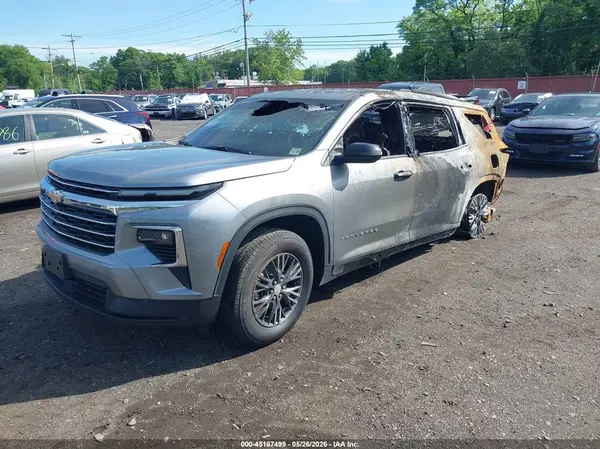 1GNEVGKS1TJ224396 2026 CHEVROLET TRAVERSE - Image 2