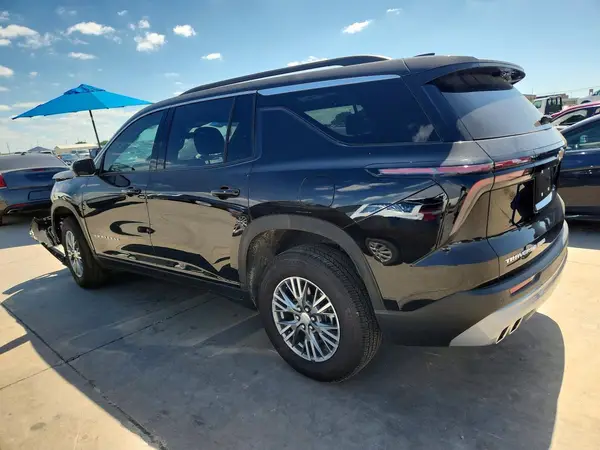 1GNEVGKS2TJ110651 2026 CHEVROLET TRAVERSE - Image 2