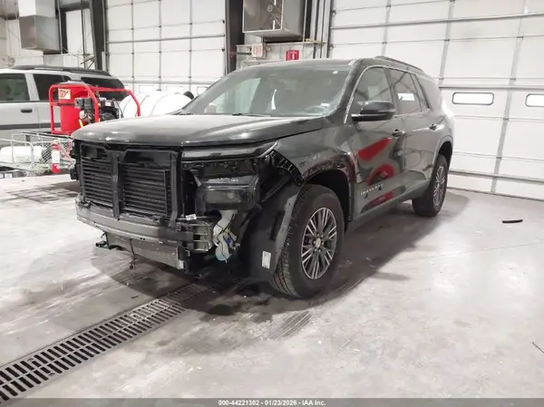 1GNEVGKS2TJ126123 2026 CHEVROLET TRAVERSE - Image 2