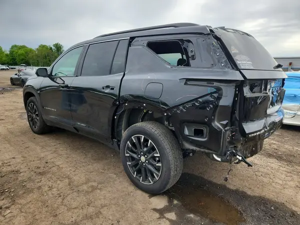 1GNEVGKS2TJ243264 2026 CHEVROLET TRAVERSE - Image 2
