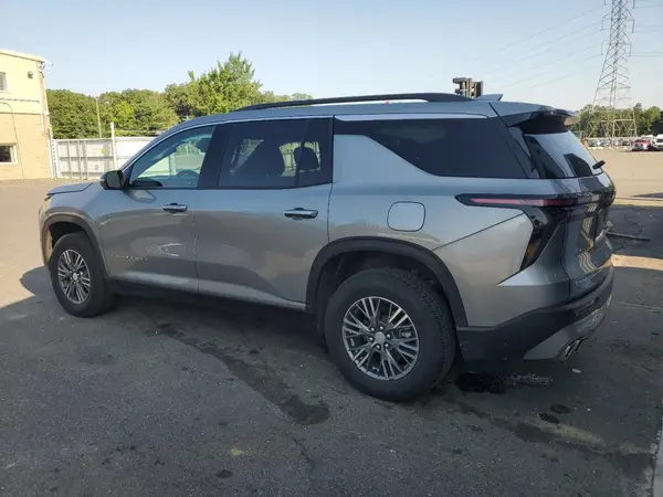 1GNEVGKS3RJ158927 2024 CHEVROLET TRAVERSE - Image 2