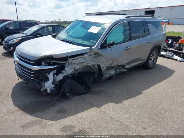 1GNEVGKS5TJ304073 2026 CHEVROLET TRAVERSE - Image 2