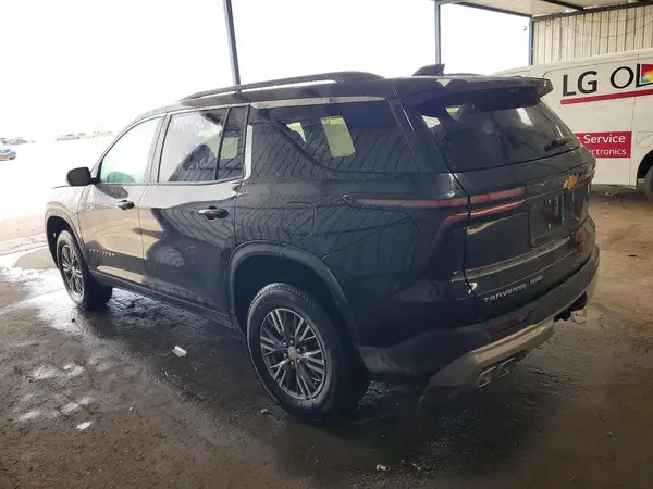 1GNEVGKS8TJ252678 2026 CHEVROLET TRAVERSE - Image 2