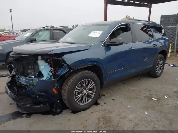 1GNEVGKS9TJ112946 2026 CHEVROLET TRAVERSE - Image 2