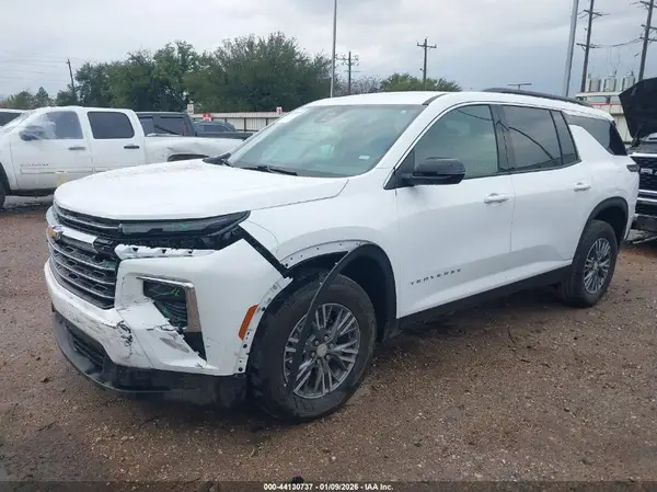 1GNEVGKS9TJ149950 2026 CHEVROLET TRAVERSE - Image 2
