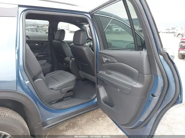 1GNEVGKS9TJ165744 2026 CHEVROLET TRAVERSE - Image 8