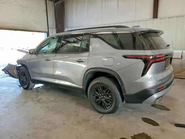 1GNEVGKS9TJ188120 2026 CHEVROLET TRAVERSE - Image 2