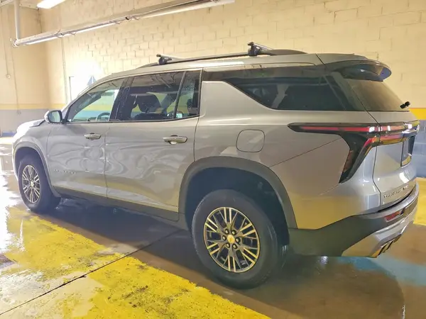 1GNEVGKSXRJ216516 2024 CHEVROLET TRAVERSE - Image 2