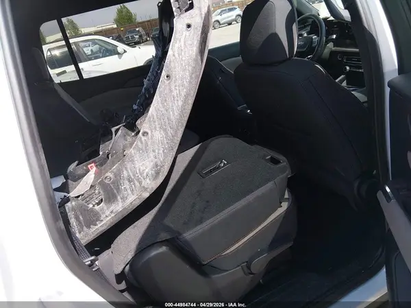 1GNEVGKSXTJ250463 2026 CHEVROLET TRAVERSE - Image 8