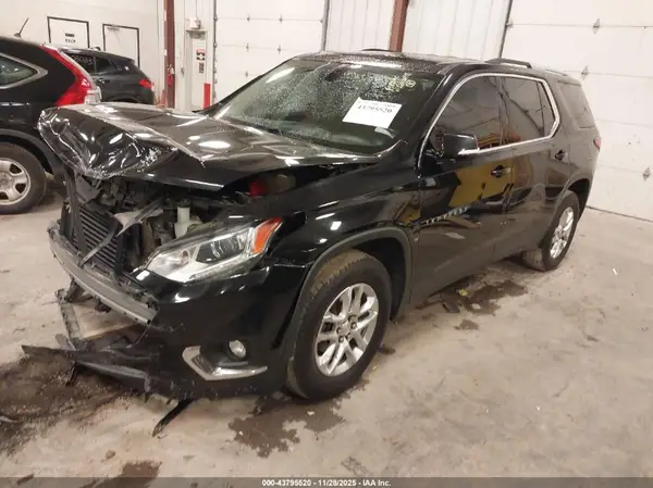 1GNEVGKW0JJ267823 2018 CHEVROLET TRAVERSE - Image 2