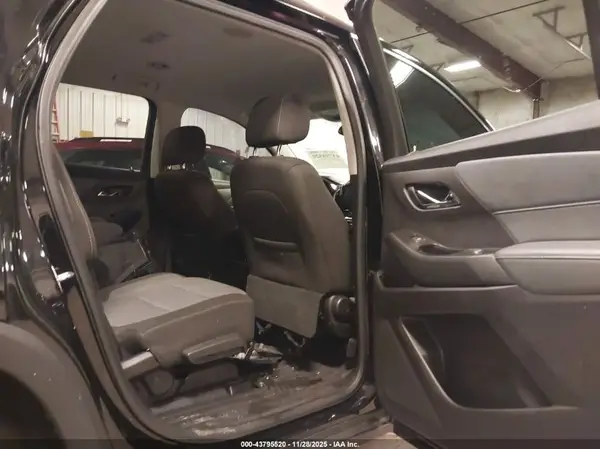 1GNEVGKW0JJ267823 2018 CHEVROLET TRAVERSE - Image 8
