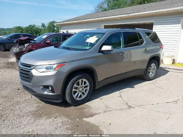 1GNEVGKW0JJ272276 2018 CHEVROLET TRAVERSE - Image 2