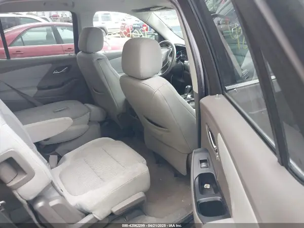 1GNEVGKW0KJ237772 2019 CHEVROLET TRAVERSE - Image 8