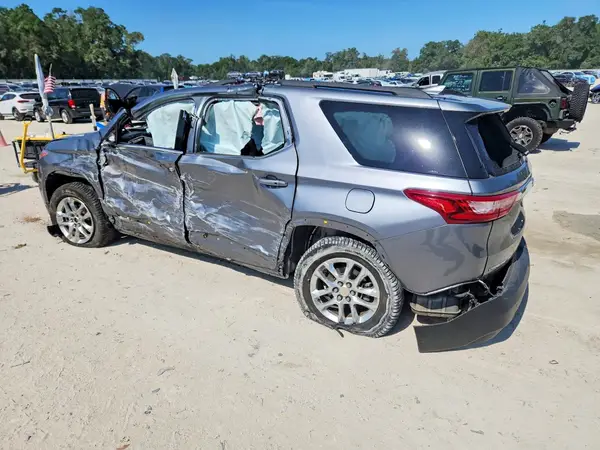 1GNEVGKW0LJ288206 2020 CHEVROLET TRAVERSE - Image 2