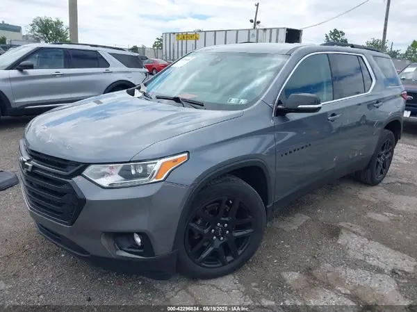 1GNEVGKW0LJ325318 2020 CHEVROLET TRAVERSE - Image 2
