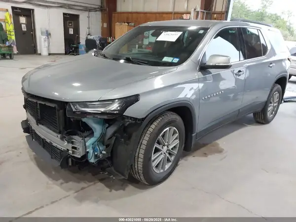1GNEVGKW0PJ101262 2023 CHEVROLET TRAVERSE - Image 2