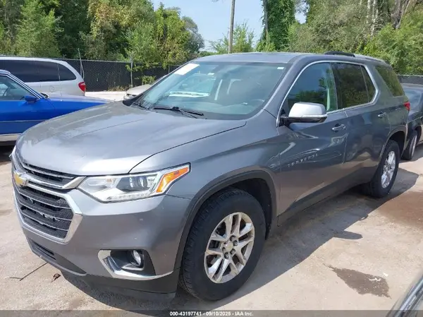 1GNEVGKW1JJ165155 2018 CHEVROLET TRAVERSE - Image 2