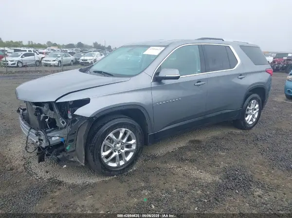 1GNEVGKW1JJ241702 2018 CHEVROLET TRAVERSE - Image 2