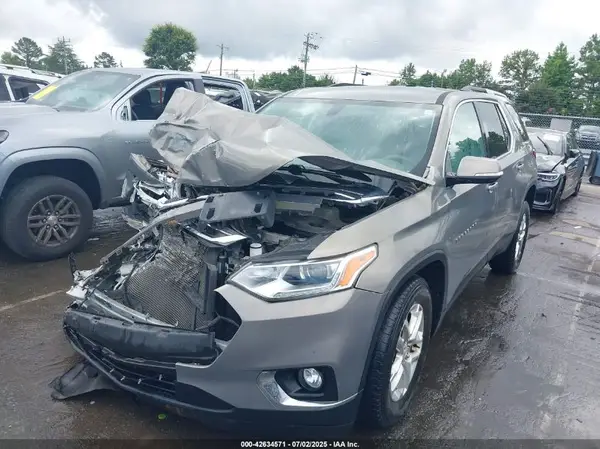 1GNEVGKW1JJ249802 2018 CHEVROLET TRAVERSE - Image 2