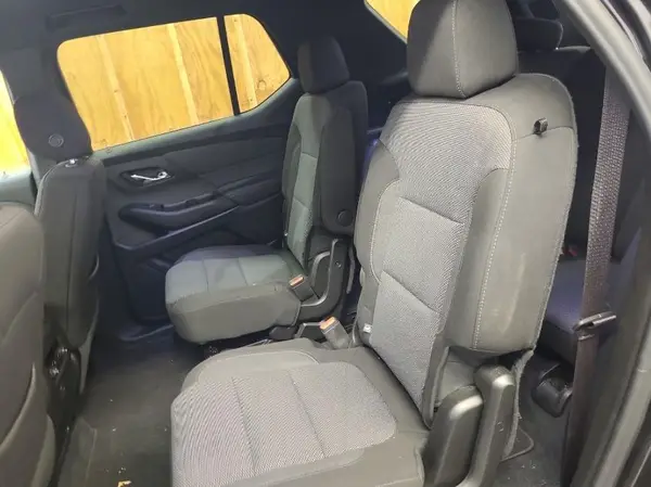 1GNEVGKW1PJ242955 2023 CHEVROLET TRAVERSE - Image 1