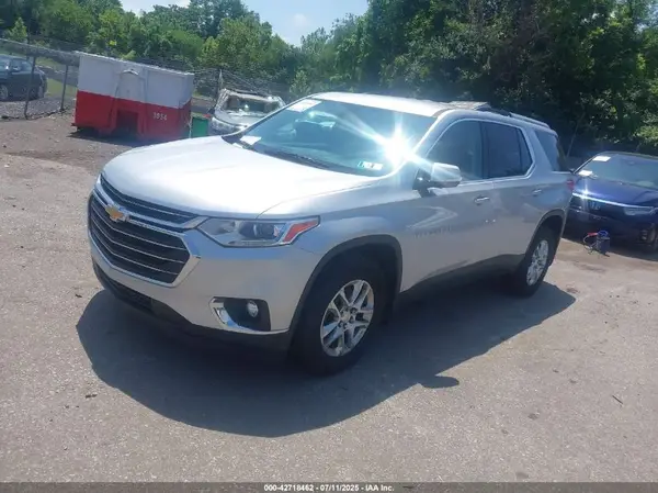 1GNEVGKW2JJ165536 2018 CHEVROLET TRAVERSE - Image 2