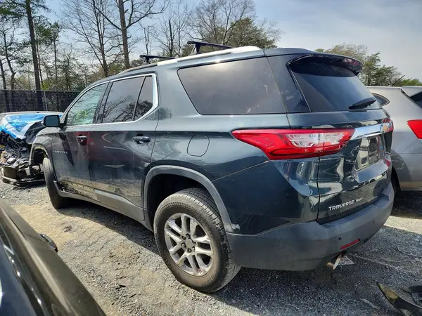 1GNEVGKW3JJ119763 2018 CHEVROLET TRAVERSE - Image 2
