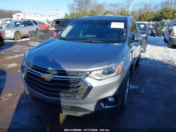1GNEVGKW3JJ152181 2018 CHEVROLET TRAVERSE - Image 2