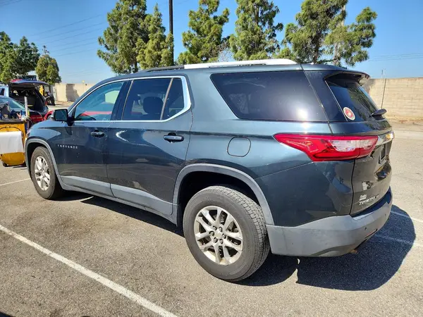 1GNEVGKW3JJ159776 2018 CHEVROLET TRAVERSE - Image 2