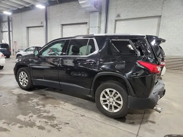 1GNEVGKW3JJ161060 2018 CHEVROLET TRAVERSE - Image 2