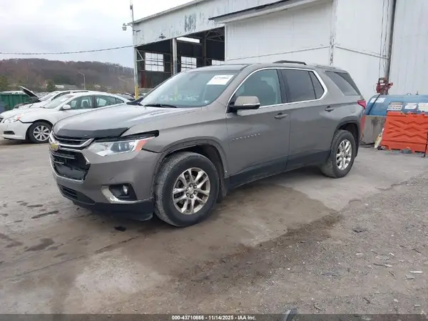1GNEVGKW3JJ220494 2018 CHEVROLET TRAVERSE - Image 2