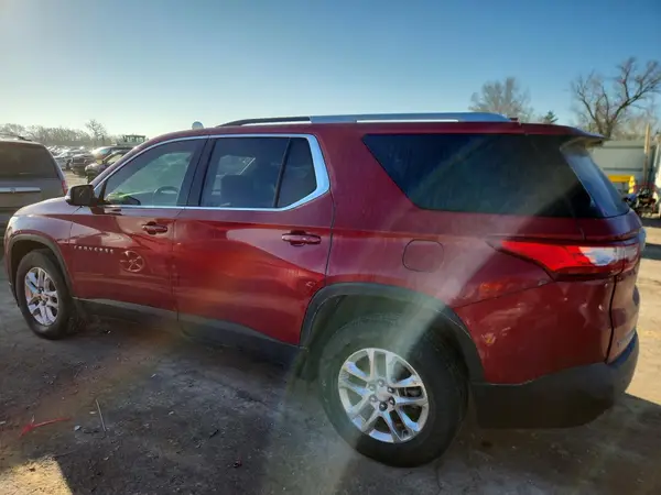 1GNEVGKW3JJ242656 2018 CHEVROLET TRAVERSE - Image 2