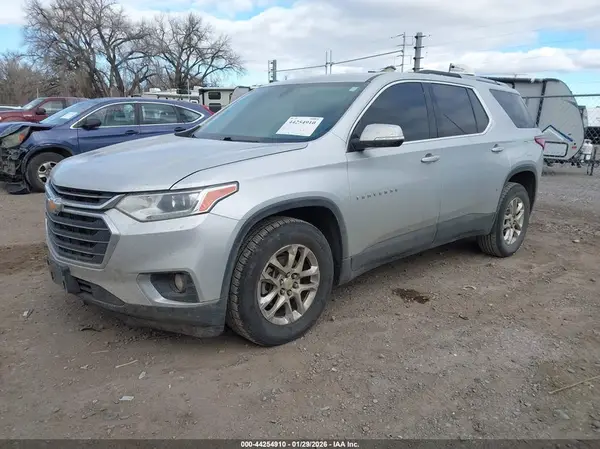 1GNEVGKW3JJ263460 2018 CHEVROLET TRAVERSE - Image 2