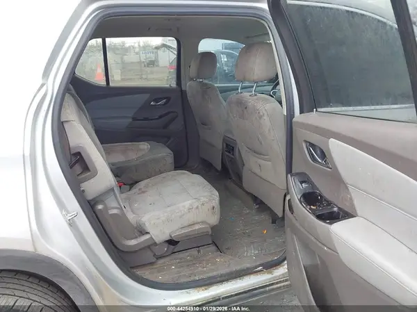 1GNEVGKW3JJ263460 2018 CHEVROLET TRAVERSE - Image 8