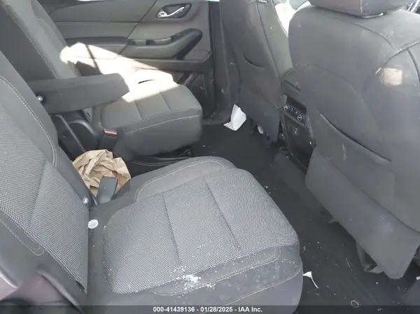 1GNEVGKW4JJ260843 2018 CHEVROLET TRAVERSE - Image 8