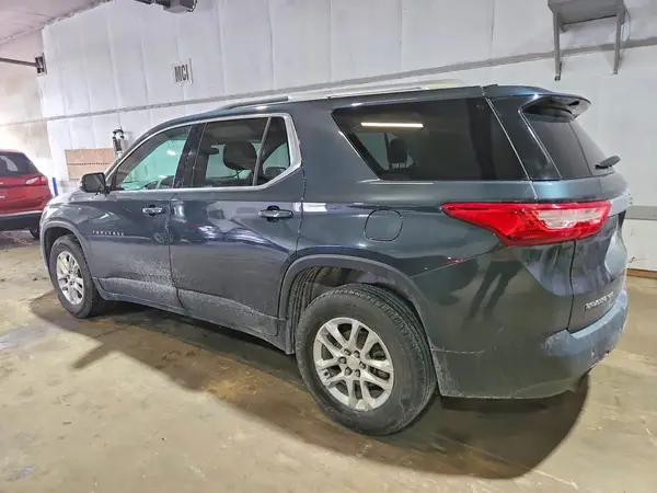 1GNEVGKW5JJ176143 2018 CHEVROLET TRAVERSE - Image 2