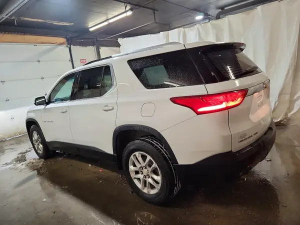 1GNEVGKW5JJ225471 2018 CHEVROLET TRAVERSE - Image 2