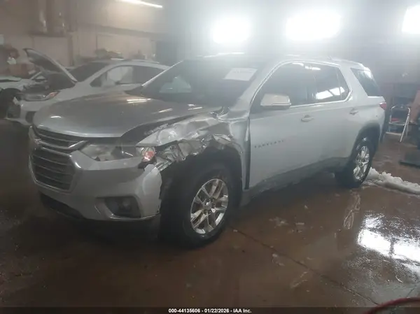 1GNEVGKW5JJ245736 2018 CHEVROLET TRAVERSE - Image 2