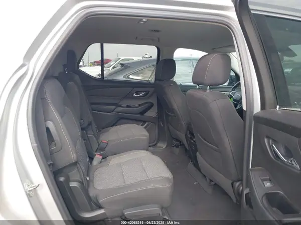 1GNEVGKW5JJ261287 2018 CHEVROLET TRAVERSE - Image 8