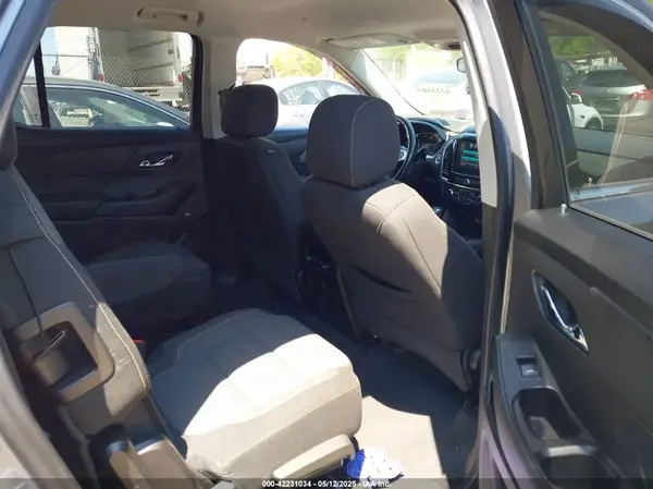 1GNEVGKW5KJ179755 2019 CHEVROLET TRAVERSE - Image 8