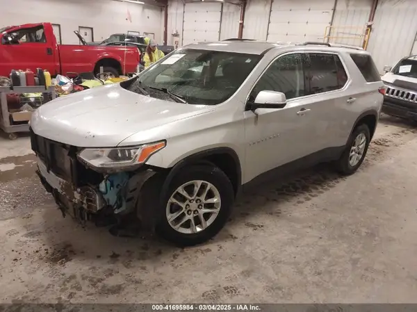 1GNEVGKW7JJ116736 2018 CHEVROLET TRAVERSE - Image 2