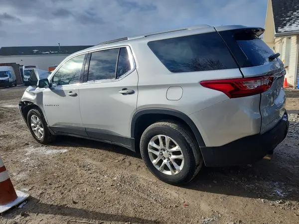 1GNEVGKW7JJ284702 2018 CHEVROLET TRAVERSE - Image 2