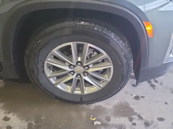 1GNEVGKW7PJ227568 2023 CHEVROLET TRAVERSE - Image 1