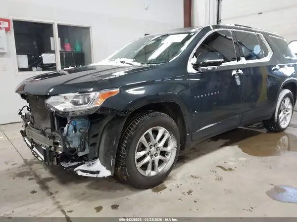 1GNEVGKW8JJ111206 2018 CHEVROLET TRAVERSE - Image 2