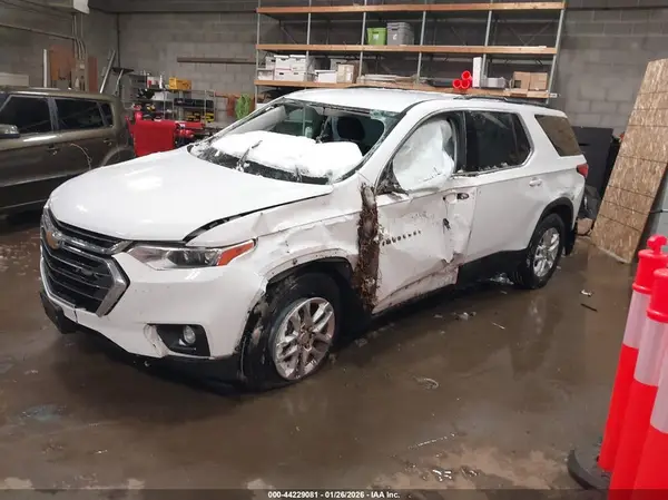 1GNEVGKW8KJ320916 2019 CHEVROLET TRAVERSE - Image 2