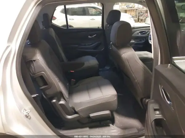 1GNEVGKW9JJ144070 2018 CHEVROLET TRAVERSE - Image 8