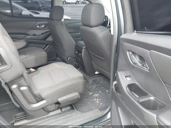 1GNEVGKW9KJ302084 2019 CHEVROLET TRAVERSE - Image 8