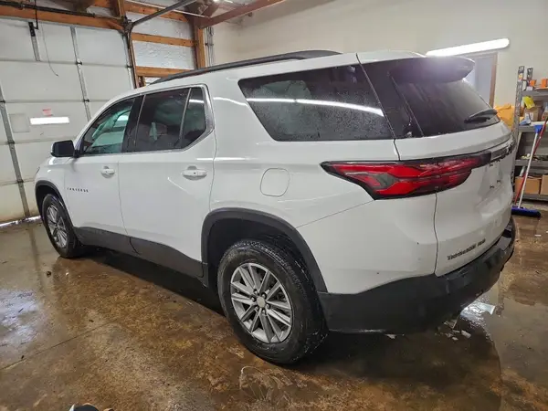 1GNEVGKW9PJ327400 2023 CHEVROLET TRAVERSE - Image 2